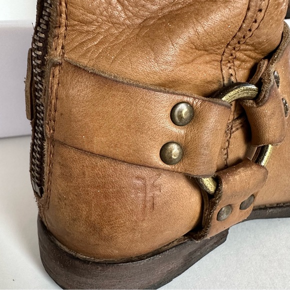 FRYE PHILIP HARNESS DISTRESSED SHORT BOOTIES IN RARE CAMEL TAN #76870. Sz 5.5 - Picture 11 of 16